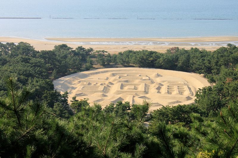 観音寺の銭形砂絵