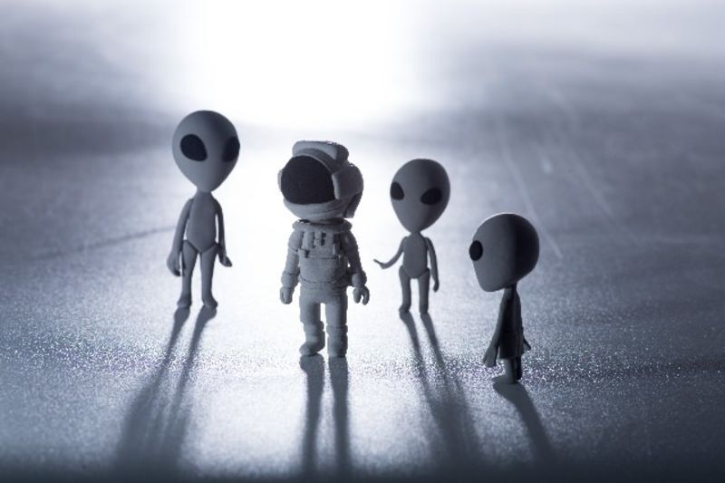 宇宙人と仲良くなった宇宙飛行士