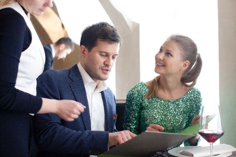 レストランで注文する