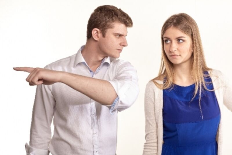 命令されても言う事を聞く女