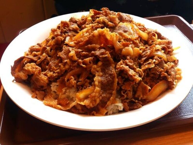 大食い選手権に出てきた大盛牛丼