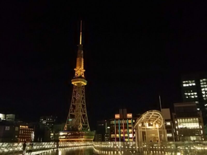 水の宇宙船からの夜景