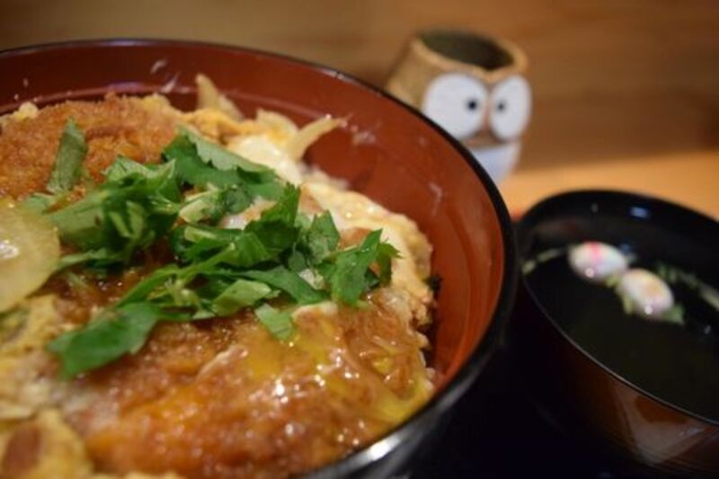 美味しそうな手作りのカツ丼