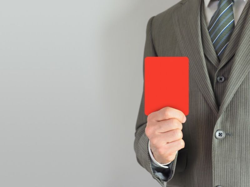 ダメ女にレッドカード