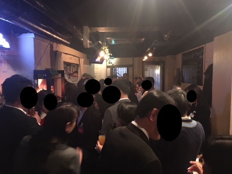 連絡先交換カードの交換中