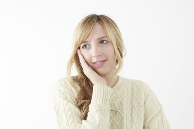 愛の言葉を伝えられて喜ぶ女性