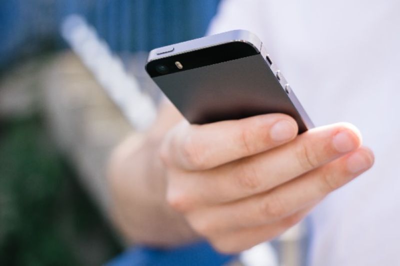 メールやLINEの返事が早くてマメな人