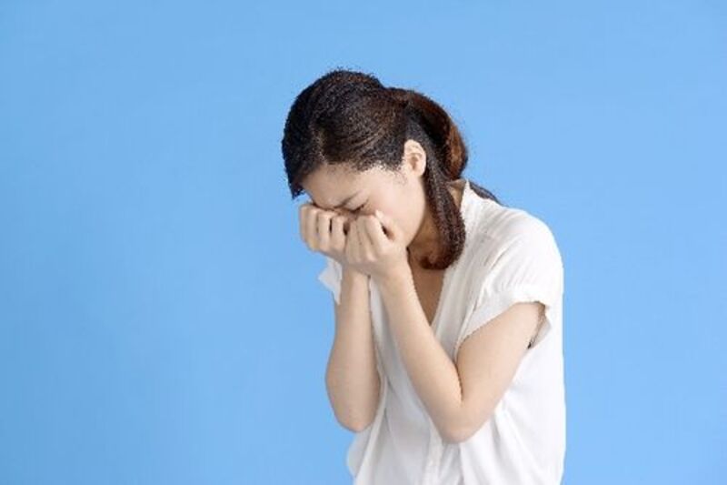 失恋して号泣する女性